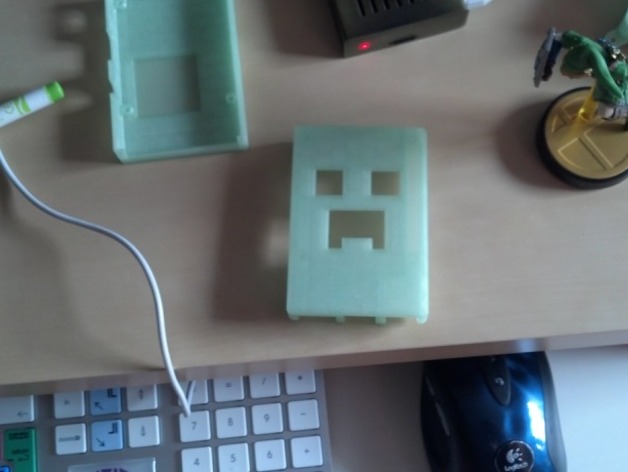 Minecraft Creeper Rasberry pi 2 lid