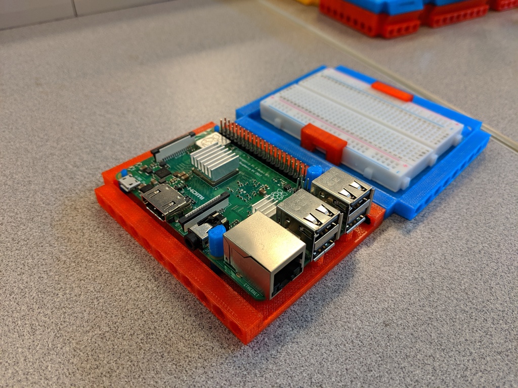 Raspberry Pi 3 B+ Base (LEGO Technic Compatible)