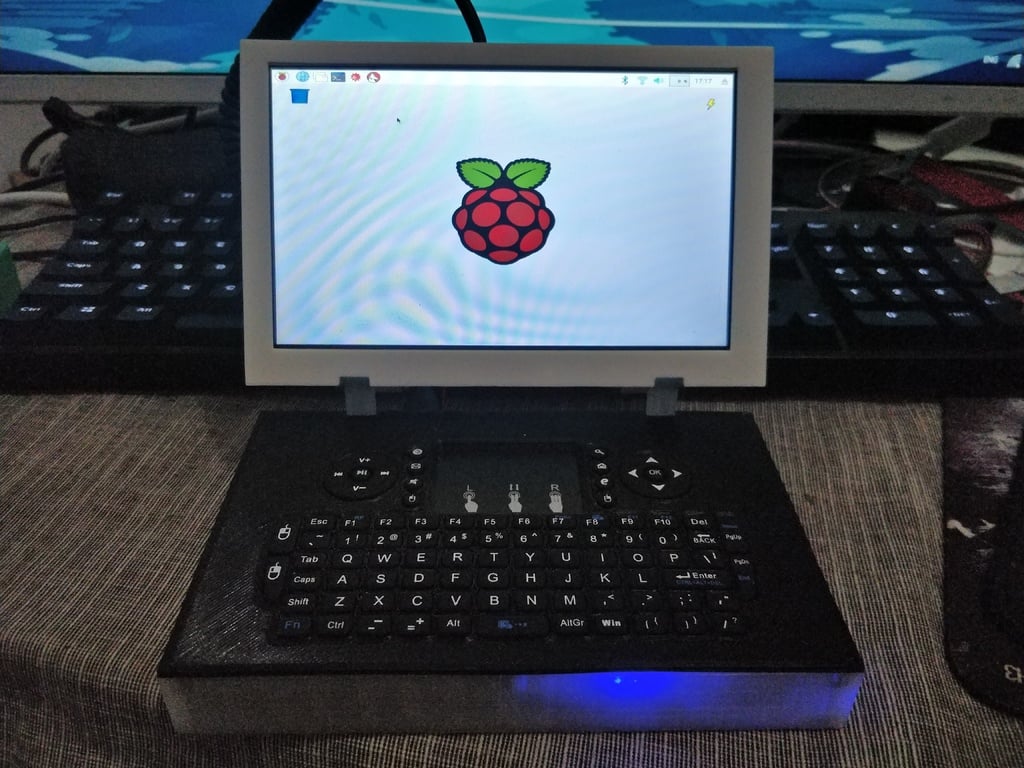 Budget solid Raspberry Pi laptop with 7 inch screen