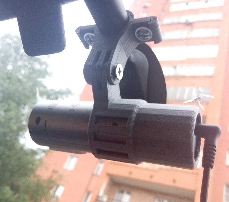 BlackVue car dash camera (DR400G) GoPro and rearview mirror mount