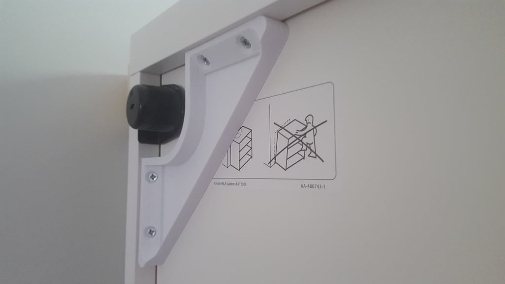Corner brace for IKEA Besta cabinet
