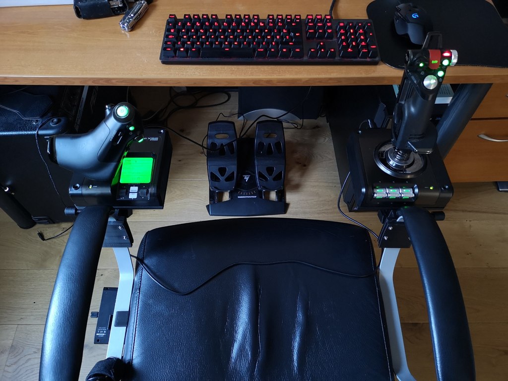 Joystick Saitek X52 pro mount for ikea markus chair