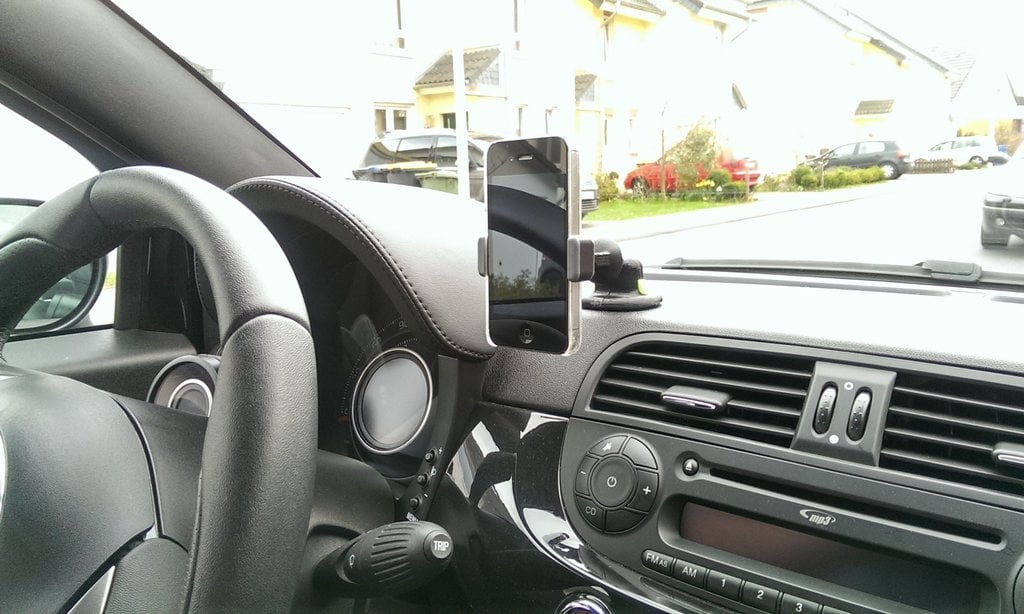 Remix Parts: Fiat 500 / Abarth / Alfa Romeo Phone Mount for GPS plug