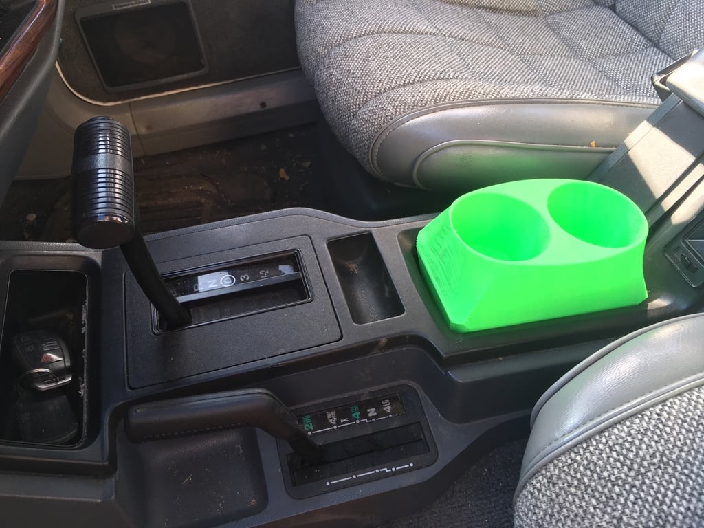Cupholder for pre-96 Jeep Cherokee XJ