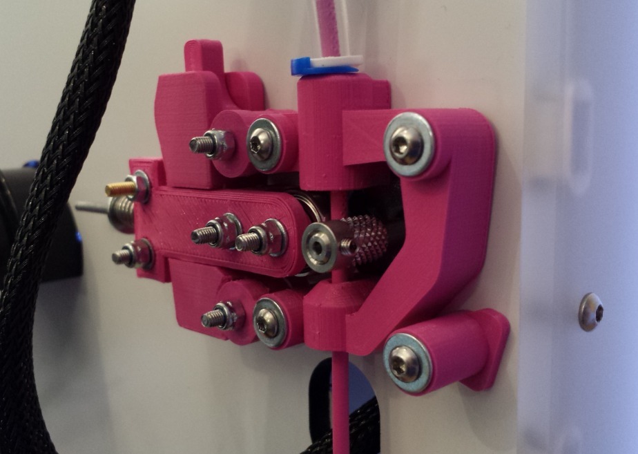 and another Ultimaker2 feeder design.