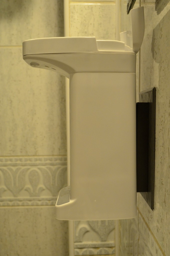 QUIGG / MEDION Soap dispenser adheasive mount