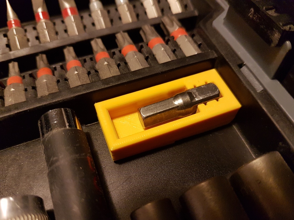 Screw bits holder