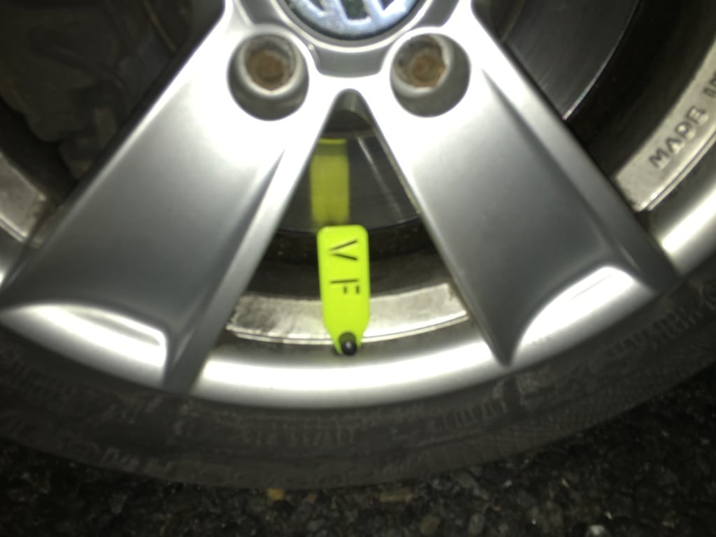 Tyre tags for car wheels