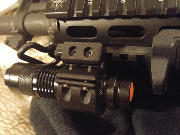 Picatinny flashlight mount